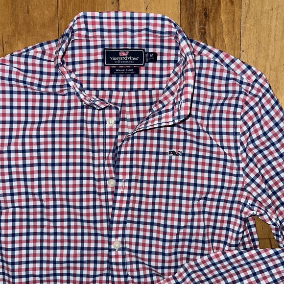 Vineyard Vines long sleeve button down. - Picture 3 of 3